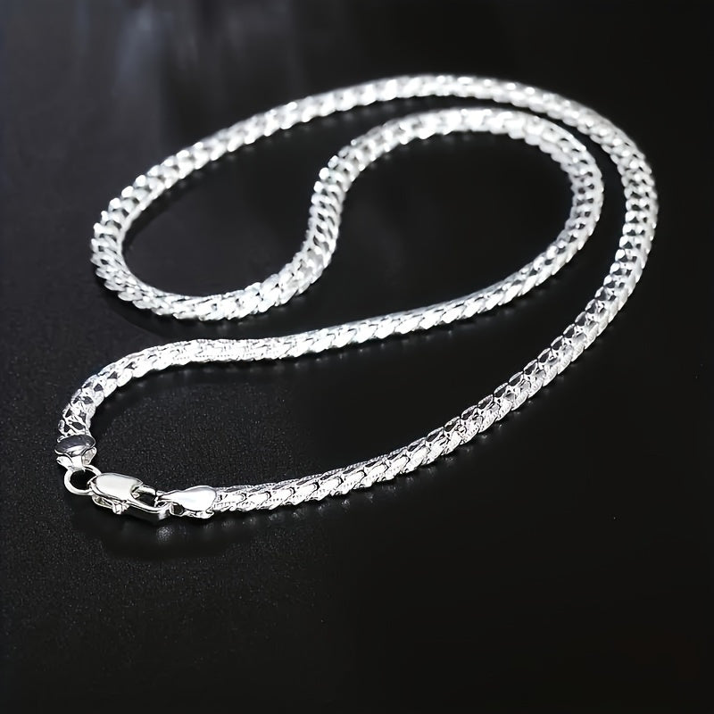 Collier homme élégant minimaliste en argent lisse.
