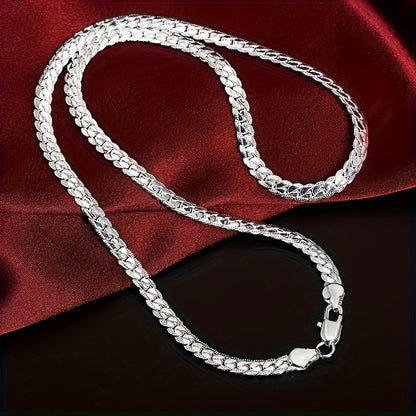 Collier homme élégant minimaliste en argent lisse.