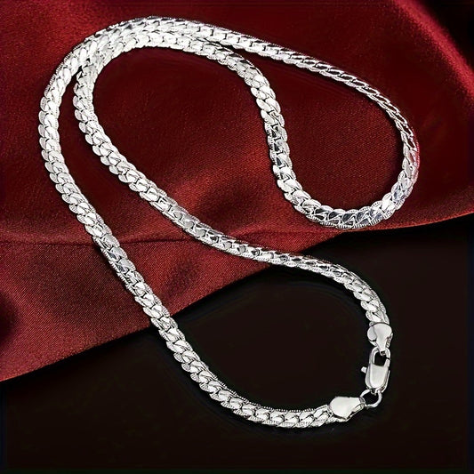 Collier homme élégant minimaliste en argent lisse.
