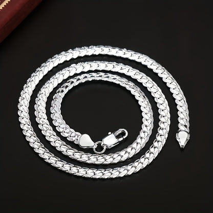 Collier homme élégant minimaliste en argent lisse.