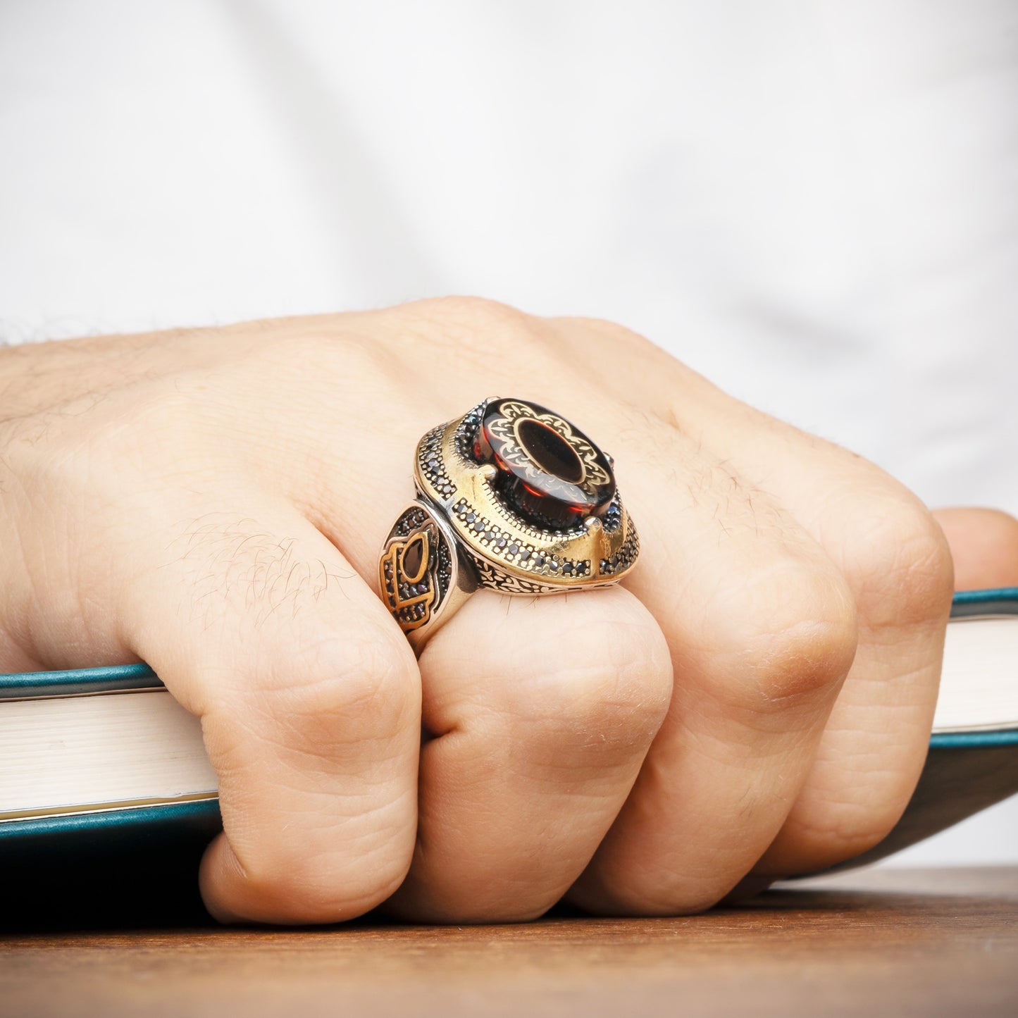 Bague hommes en argent 925 original avec la pierre onyx aqeq.