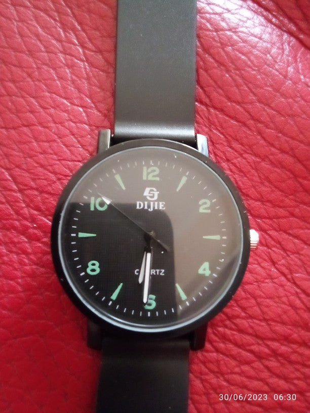 Montre-bracelet de sport à quartz pour enfants, montre décontractée pour garçons et filles.