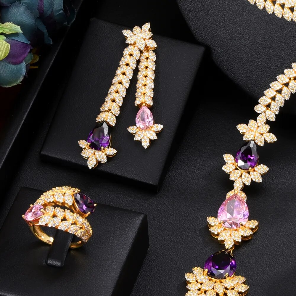 Ensemble de bijoux très élégantes pour femmes en zircon