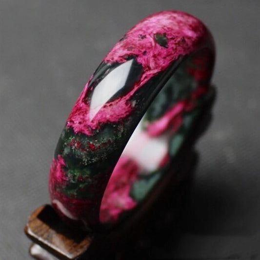 Bracelet élégant luxure en pierre jade naturel.