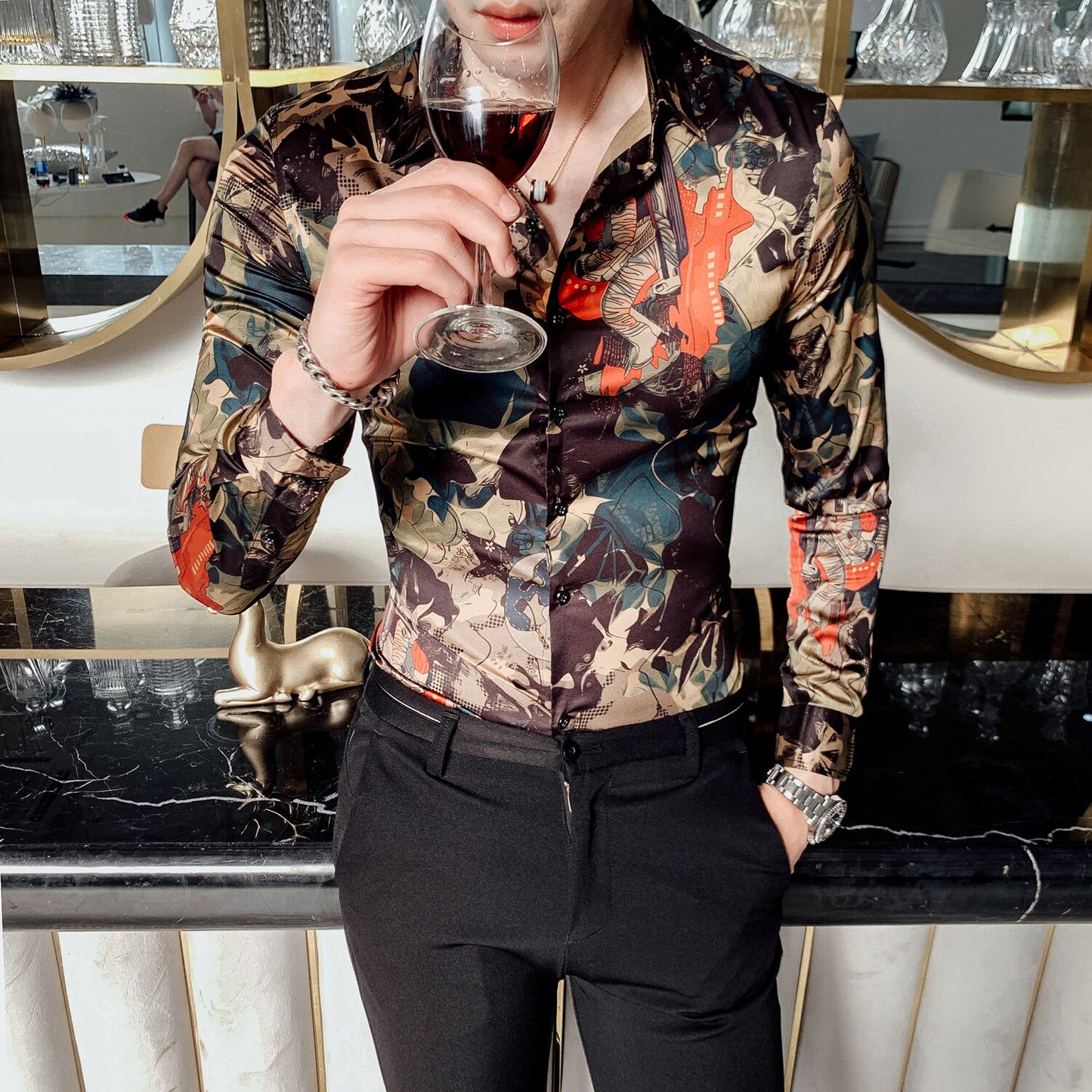 Chemise à manches longues pour hommes nouveau design coupe couvertes.