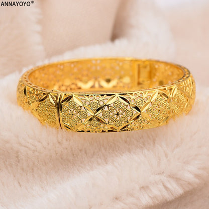 Bracelets en or de luxe pour et femmes.