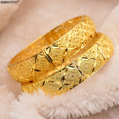 Bracelets en or de luxe pour et femmes.