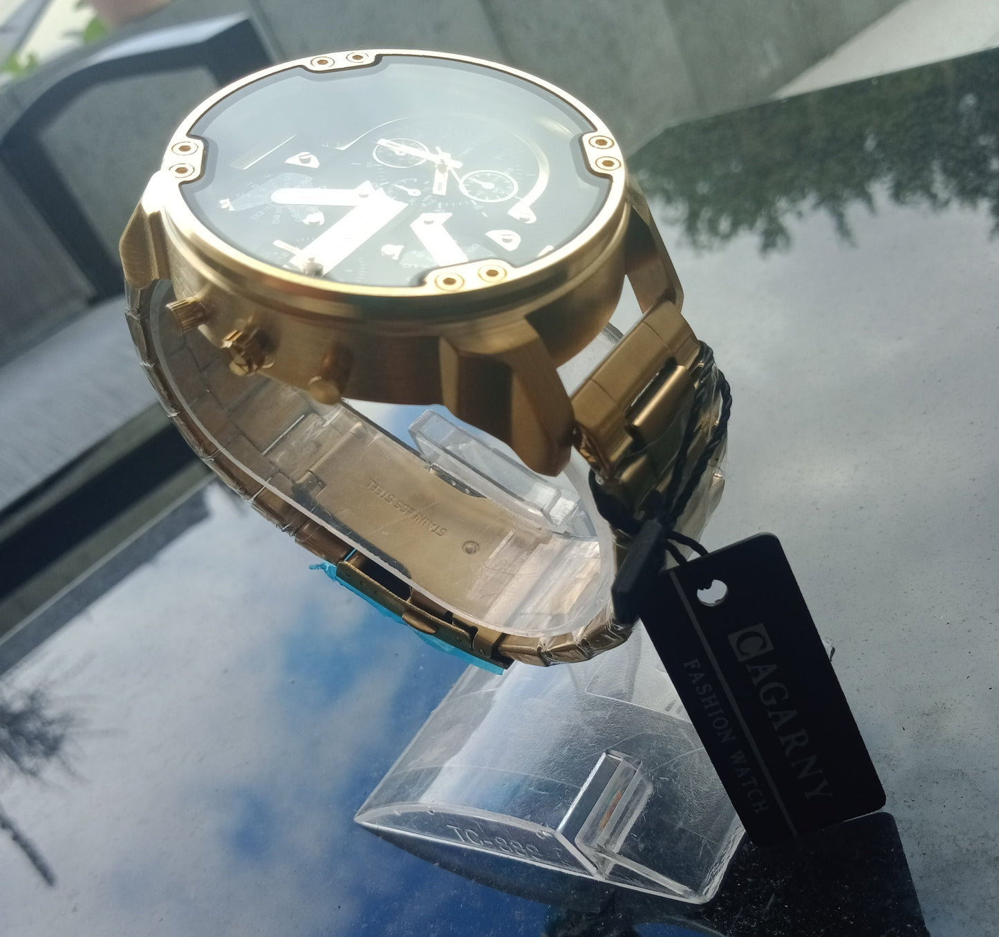 Montre classique à grand cadran pour hommes doubles horloges.