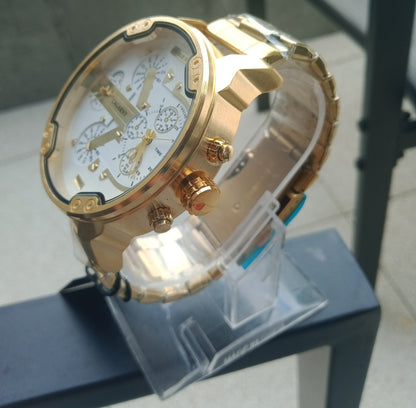 Montre classique à grand cadran pour hommes doubles horloges.