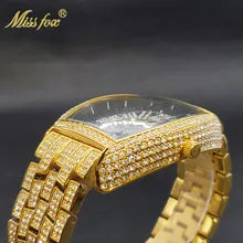 montre luxe élégante pour hommes accessoire de mode diamant glacé.