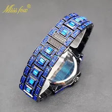 Montre de luxe en diamant vert pour hommes luxe unique.