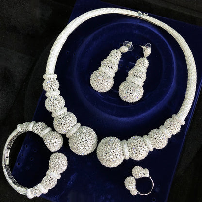 Ensemble de bijoux luxe élégants en zircon cubique tendance.
