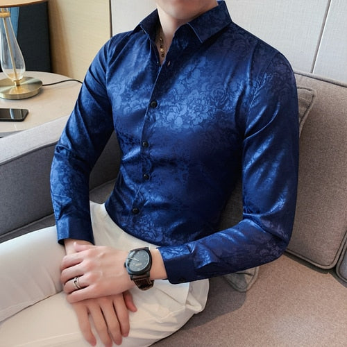Chemise à manches longues de luxe pour hommes.