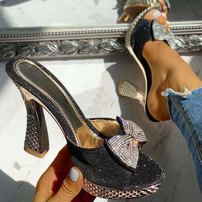 Chaussures à Talons Hauts papillon pour femme.