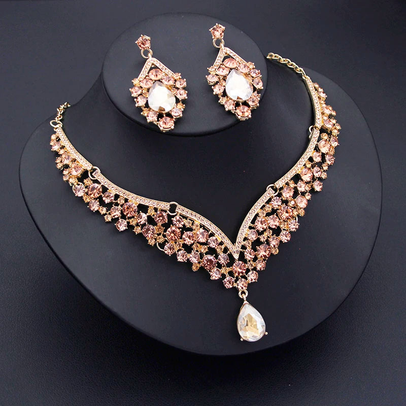 Ensemble de bijoux en cristal de champagne.