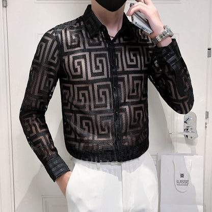 Chemise en dentelle transparente sexy pour hommes.