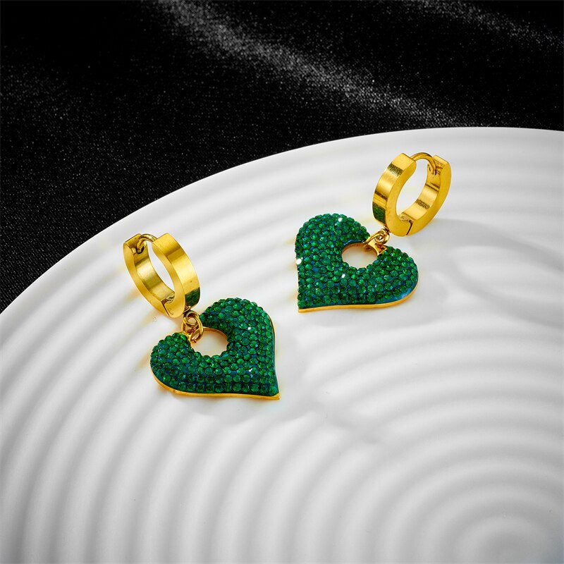 Boucles d'oreilles en forme de coeur d'amour pour femmes.