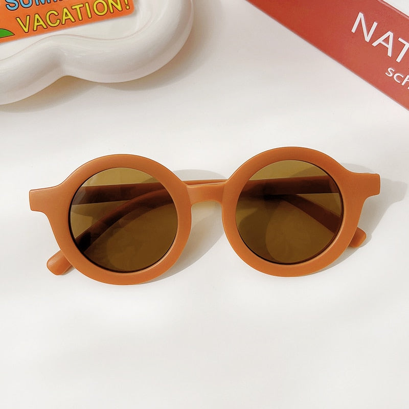 Lunettes de soleil classiques pour enfants protection solaire.