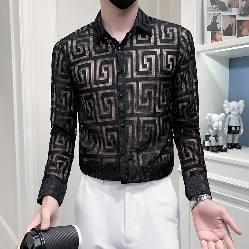 Chemise en dentelle transparente sexy pour hommes.