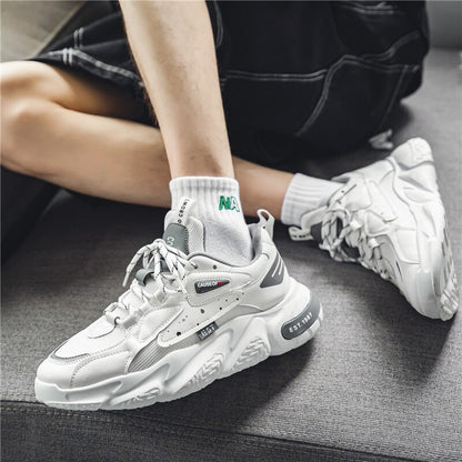 Chaussures de sports confortables en maille pour hommes.