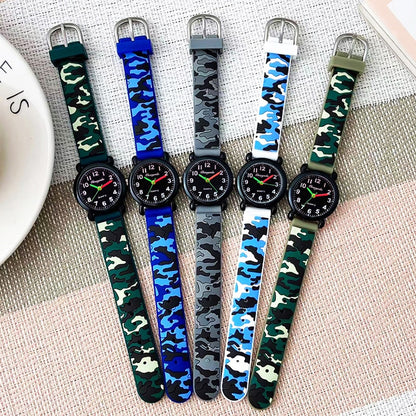 Montre à quartz avec bracelet en silicone pour enfants.