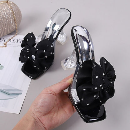 Pantoufles à talons hauts avec nœud en cristal pour femmes.