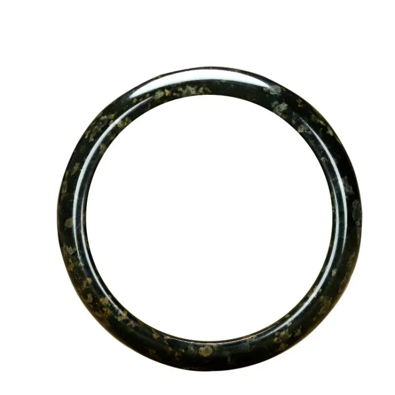 Bracelet Jade luxure élégant haute noir glacé.