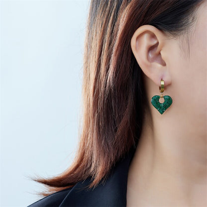 Boucles d'oreilles en forme de coeur d'amour pour femmes.