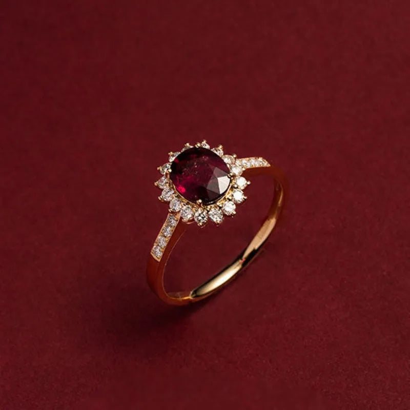 Bague en argent 925 plaqué en 18 carats pierre zircon rouge.