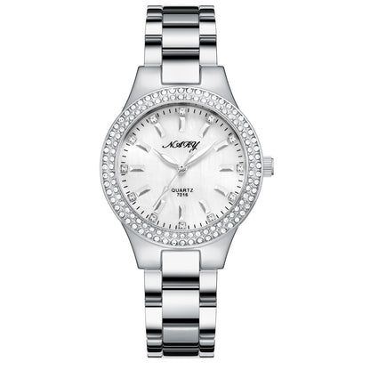 Montre élégante étanche pour femmes dorée décontractée.