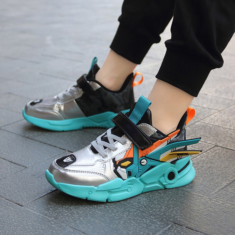 Chaussures de tennis décontractées en cuir pour enfants.