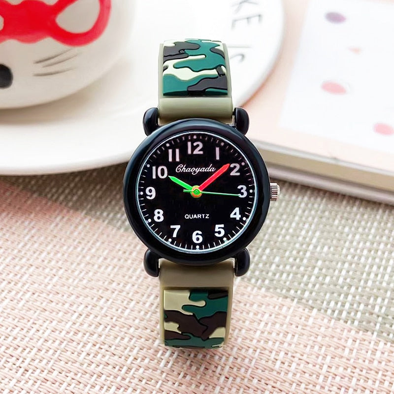 Montre à quartz avec bracelet en silicone pour enfants.