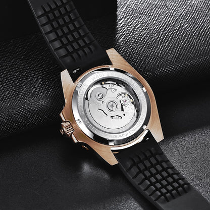 montre-bracelet mécanique automatique en saphir pour homme.