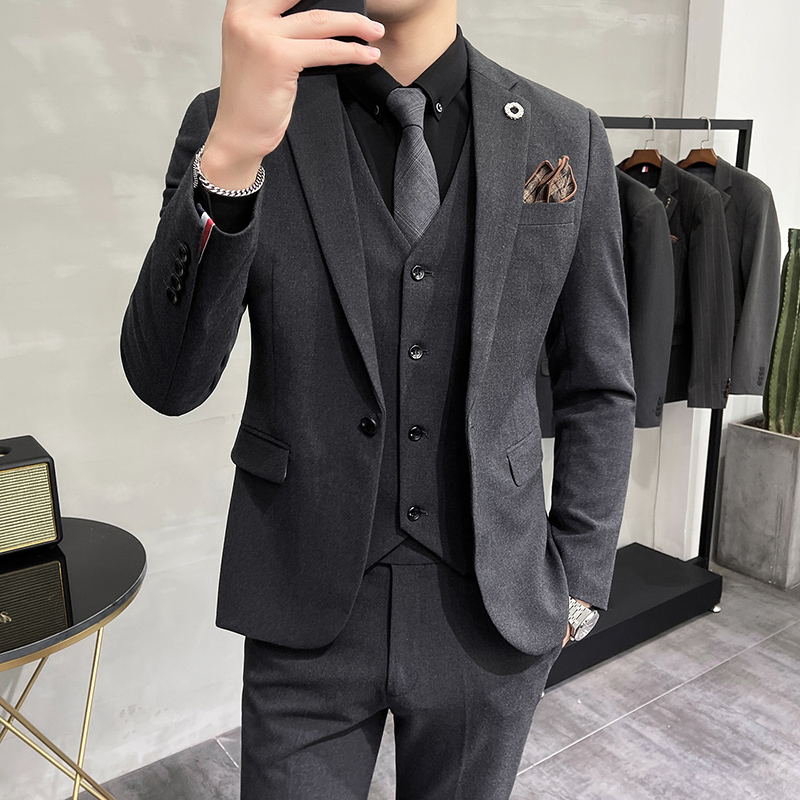 Costumes d'affaires minces élégants pour hommes 3 pièces.