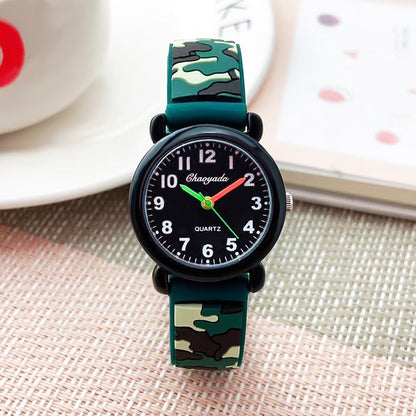 Montre à quartz avec bracelet en silicone pour enfants.