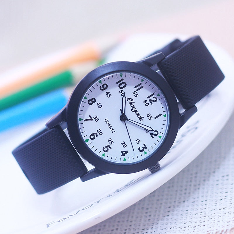 Montre enfants à quartz, bracelet en silicone.