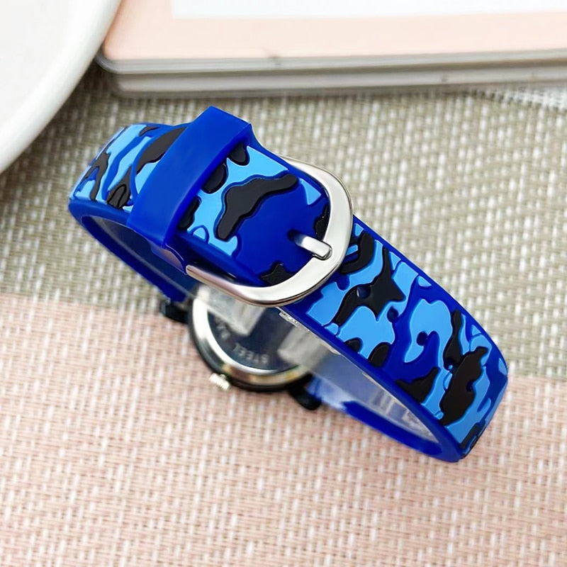 Montre à quartz avec bracelet en silicone pour enfants.