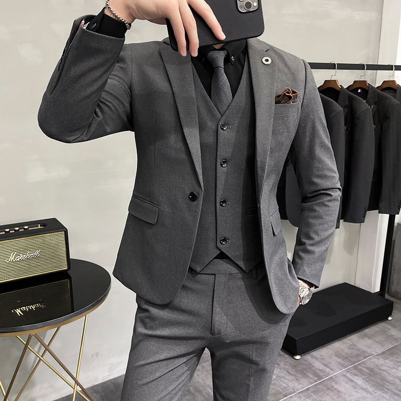 Costumes d'affaires minces élégants pour hommes 3 pièces.