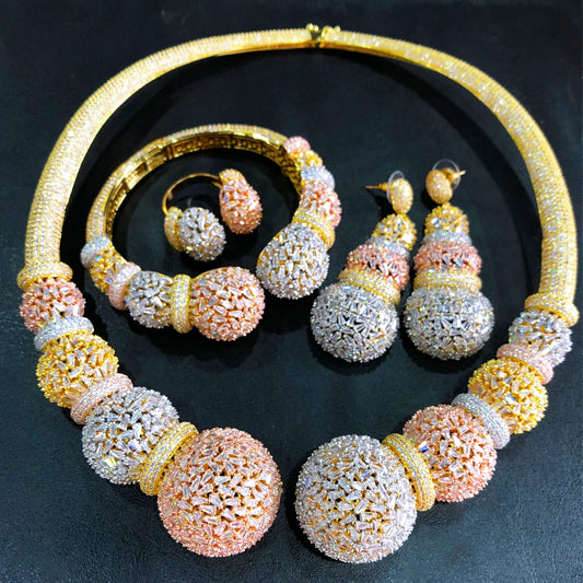 Ensemble de bijoux luxe élégants en zircon cubique tendance.