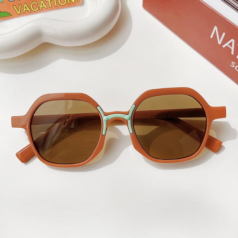 Lunettes de soleil classiques pour enfants protection solaire.