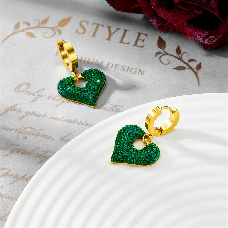 Boucles d'oreilles en forme de coeur d'amour pour femmes.