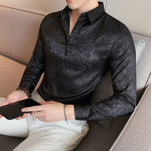 Chemise à manches longues de luxe pour hommes.
