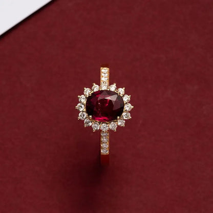 Bague en argent 925 plaqué en 18 carats pierre zircon rouge.
