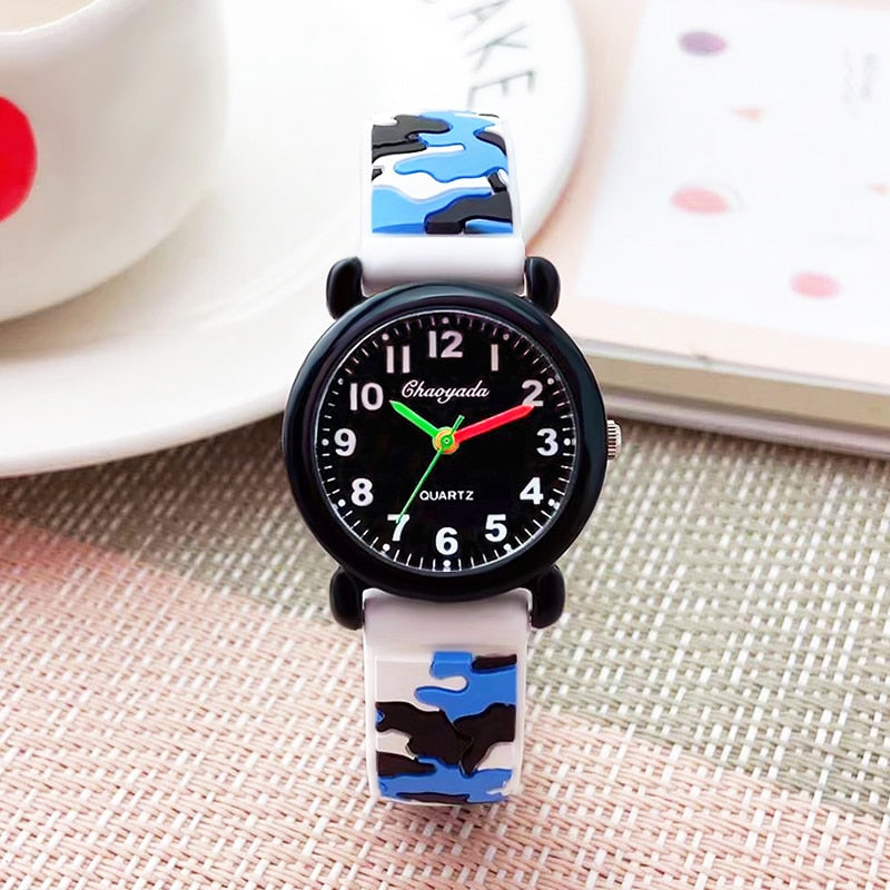 Montre à quartz avec bracelet en silicone pour enfants.