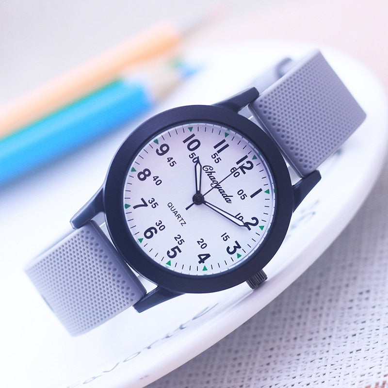 Montre enfants à quartz, bracelet en silicone.