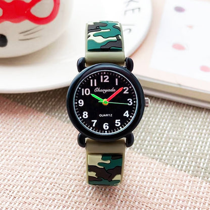 Montre à quartz avec bracelet en silicone pour enfants.