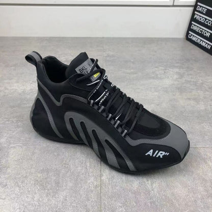 Chaussures de course plates et décontractées pour hommes.