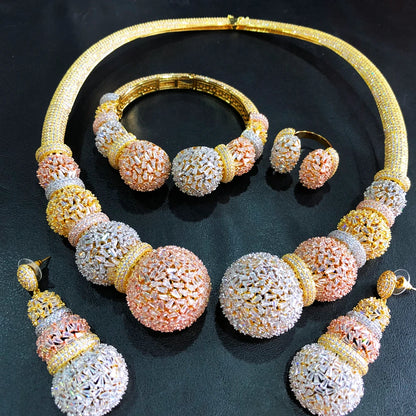 Ensemble de bijoux luxe élégants en zircon cubique tendance.