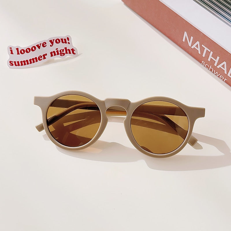 Lunettes de soleil classiques pour enfants protection solaire.