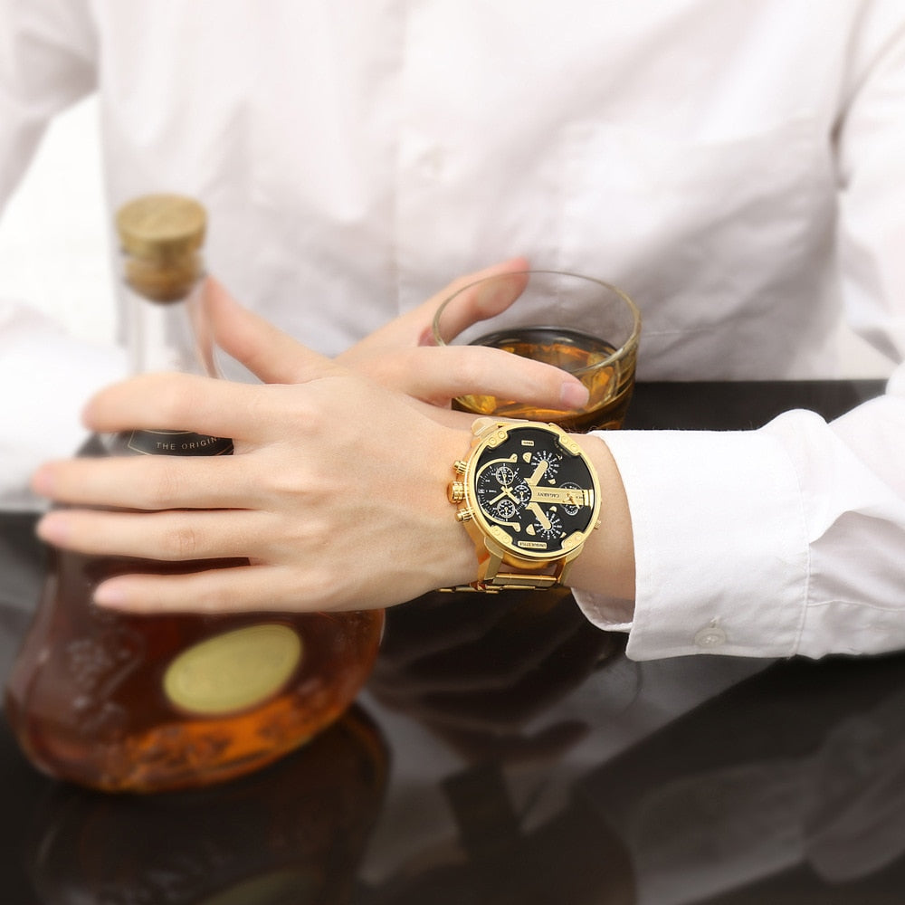 Montre classique à grand cadran pour hommes doubles horloges.
